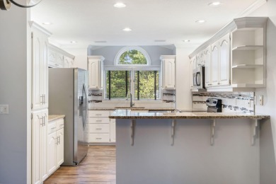 Low-Maintenance Walk-In Living @ StoneBridge VillageGet ready to on Ledgestone Country Club and Golf Course in Missouri - for sale on GolfHomes.com, golf home, golf lot