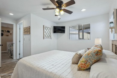 ON LEASED LAND***  This beautifully updated TURN-KEY home is on London Bridge Golf Course in Arizona - for sale on GolfHomes.com, golf home, golf lot