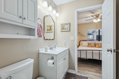 ON LEASED LAND***  This beautifully updated TURN-KEY home is on London Bridge Golf Course in Arizona - for sale on GolfHomes.com, golf home, golf lot