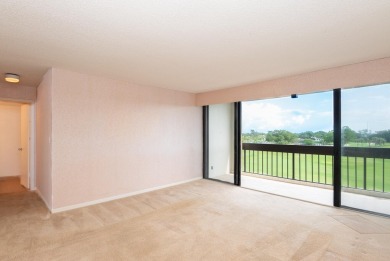 MAGNIFICENT VIEWS! PRICED TO SELL! Large 1 bedroom 1-1/2 bath on The President Country Club in Florida - for sale on GolfHomes.com, golf home, golf lot
