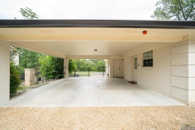 Spacious home in Oak Forest subdivision ready for you to call it on The Challenge at Oak Forest in Texas - for sale on GolfHomes.com, golf home, golf lot