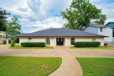 Spacious home in Oak Forest subdivision ready for you to call it on The Challenge at Oak Forest in Texas - for sale on GolfHomes.com, golf home, golf lot