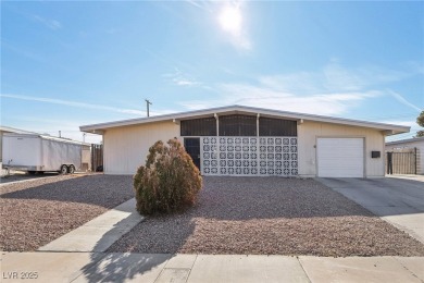 No HOA, on a golf course, and RV Parking! This well maintained on Desert Rose Golf Course in Nevada - for sale on GolfHomes.com, golf home, golf lot