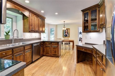 Bright & Spacious Set Back on a Cul-de Sac in Fords Colony! on Fords Colony Country Club in Virginia - for sale on GolfHomes.com, golf home, golf lot