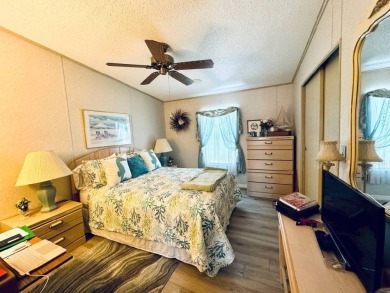 Captivating Home that is Turnkey with 3-Bedroom, 2-Bath! on Schalamar Creek Golf and Country Club in Florida - for sale on GolfHomes.com, golf home, golf lot