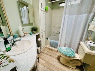 Captivating Home that is Turnkey with 3-Bedroom, 2-Bath! on Schalamar Creek Golf and Country Club in Florida - for sale on GolfHomes.com, golf home, golf lot