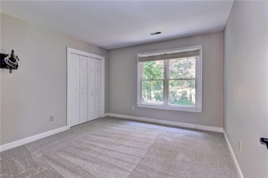 Bright & Spacious Set Back on a Cul-de Sac in Fords Colony! on Fords Colony Country Club in Virginia - for sale on GolfHomes.com, golf home, golf lot