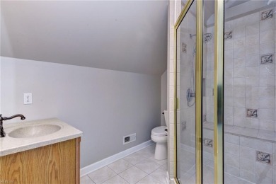 Bright & Spacious Set Back on a Cul-de Sac in Fords Colony! on Fords Colony Country Club in Virginia - for sale on GolfHomes.com, golf home, golf lot