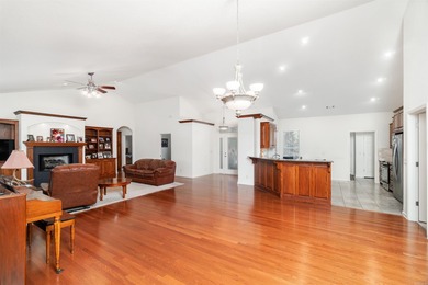 Granada Golf Course Gem - Built on a level lot, this 3 Bedroom on Granada Golf Course in Arkansas - for sale on GolfHomes.com, golf home, golf lot