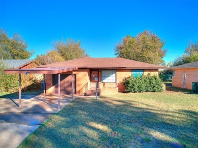 This charming two bedroom, one bathroom home offers great on Willow Creek Country Club in Oklahoma - for sale on GolfHomes.com, golf home, golf lot