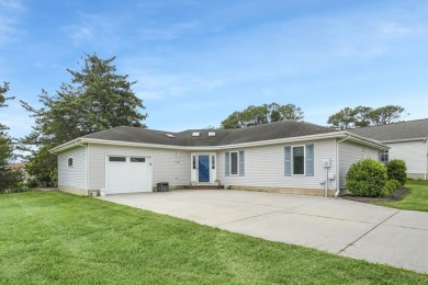 3/1617 3 BR/2 BA Rancher, Comfortable living all on one level on Captains Cove Golf and Yacht Club in Virginia - for sale on GolfHomes.com, golf home, golf lot