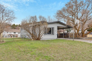 4 bed, 2 bath Lower Linda Vista home offering over 2,000 SF of on Linda Vista Golf Course in Montana - for sale on GolfHomes.com, golf home, golf lot