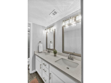 Charming condo in highly desired Horseshoe Bay. Newly renovated on Slick Rock Golf Course - Horseshoe Bay in Texas - for sale on GolfHomes.com, golf home, golf lot