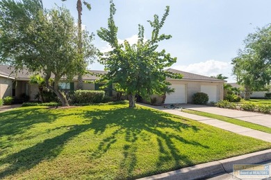 Beautifully updated and tastefully furnished townhome in the on South Padre Island Golf Club in Texas - for sale on GolfHomes.com, golf home, golf lot