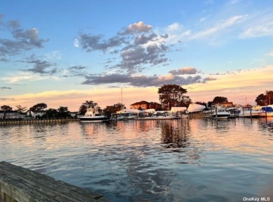 Welcome home to the Bay Park section of East Rockaway! Watch the on Bay Park Golf Course in New York - for sale on GolfHomes.com, golf home, golf lot