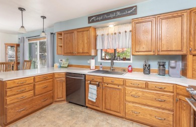 Check out this beautiful 3-bedroom, 3-bathroom home located in a on Dominion Meadows Golf Course in Washington - for sale on GolfHomes.com, golf home, golf lot