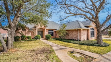 New Listing in Pecan Plantation! Spacious 3-2-2, brick, great on Pecan Plantation Country Club in Texas - for sale on GolfHomes.com, golf home, golf lot