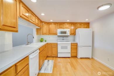 Move in ready North End home located directly across from lovely on Highlands Golf Club in Washington - for sale on GolfHomes.com, golf home, golf lot