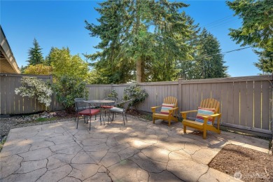 Move in ready North End home located directly across from lovely on Highlands Golf Club in Washington - for sale on GolfHomes.com, golf home, golf lot