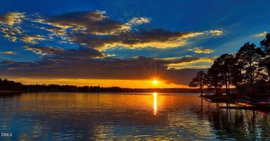 Looking for a community with the perfect blend of vacation-like on Carolina Lakes Country Club in North Carolina - for sale on GolfHomes.com, golf home, golf lot