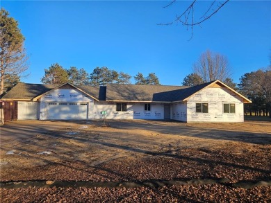 Kopp Homes  presents stunning 3 Bedroom home on the 5th hole of on North Branch Golf Club in Minnesota - for sale on GolfHomes.com, golf home, golf lot