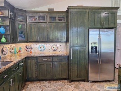 Are you looking for a vacation home in an amenity rich resort on Long Island Golf Course in Texas - for sale on GolfHomes.com, golf home, golf lot