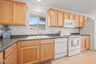 Fully updated, move-in-ready Pool home offers 3 bedrooms, 2 on London Bridge Golf Course in Arizona - for sale on GolfHomes.com, golf home, golf lot