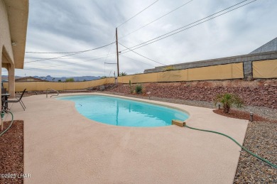 Fully updated, move-in-ready Pool home offers 3 bedrooms, 2 on London Bridge Golf Course in Arizona - for sale on GolfHomes.com, golf home, golf lot