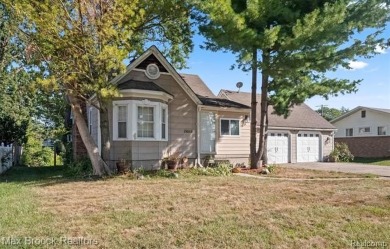 Discover this inviting 2-bed, 2-bath home that blends character on Evergreen Hills Golf Course in Michigan - for sale on GolfHomes.com, golf home, golf lot