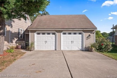 Discover this inviting 2-bed, 2-bath home that blends character on Evergreen Hills Golf Course in Michigan - for sale on GolfHomes.com, golf home, golf lot