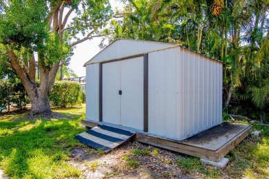 One or more photo(s) has been virtually staged. Welcome to La on The Golf Club of Cypress Creek in Florida - for sale on GolfHomes.com, golf home, golf lot