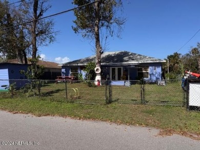 Look no further!  This 4 bedroom, 2 bath split floorpan home is on Daytona Beach Golf Club in Florida - for sale on GolfHomes.com, golf home, golf lot