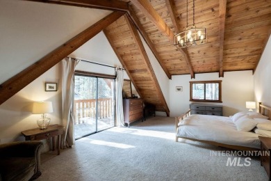 Enjoy the best of McCall living! Located on a dead end street on McCall Municipal Golf Course in Idaho - for sale on GolfHomes.com, golf home, golf lot
