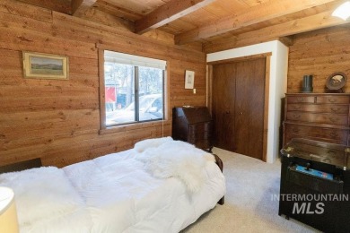 Enjoy the best of McCall living! Located on a dead end street on McCall Municipal Golf Course in Idaho - for sale on GolfHomes.com, golf home, golf lot