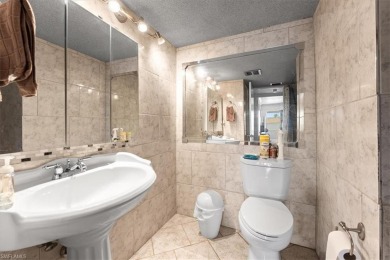 Fantastic opportunity for investors or first-time homebuyers! on Fort Myers Country Club in Florida - for sale on GolfHomes.com, golf home, golf lot