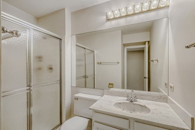 Newly refreshed 2 story townhome located in the desirable Indian on Willow Crest Golf Club in Illinois - for sale on GolfHomes.com, golf home, golf lot