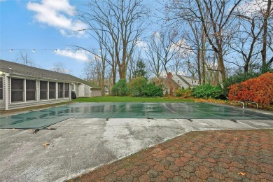 Rare opportunity to live in the sprawling ranch on a cul-de-sac on Huntington Country Club in New York - for sale on GolfHomes.com, golf home, golf lot