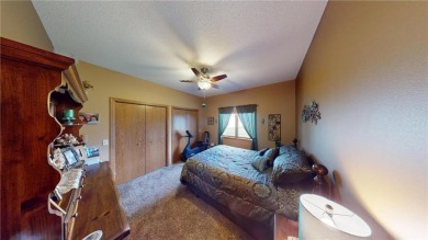 This two bed/two bath home has no steps anywhere, is close to on Green Lea Golf Course in Minnesota - for sale on GolfHomes.com, golf home, golf lot
