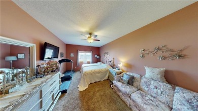 This two bed/two bath home has no steps anywhere, is close to on Green Lea Golf Course in Minnesota - for sale on GolfHomes.com, golf home, golf lot