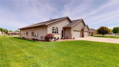 This two bed/two bath home has no steps anywhere, is close to on Green Lea Golf Course in Minnesota - for sale on GolfHomes.com, golf home, golf lot