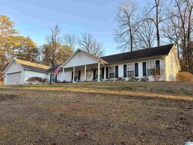 Wonderful spacious 1 level home with 4 bedrooms and 2 full baths on Lakeview Country Club in Alabama - for sale on GolfHomes.com, golf home, golf lot