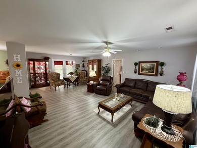 Wonderful spacious 1 level home with 4 bedrooms and 2 full baths on Lakeview Country Club in Alabama - for sale on GolfHomes.com, golf home, golf lot