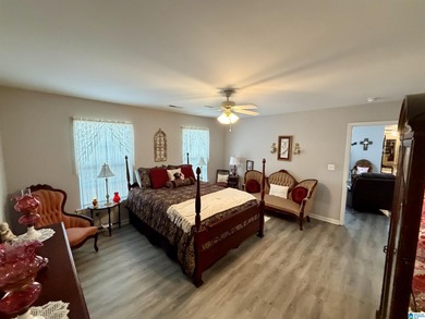 Wonderful spacious 1 level home with 4 bedrooms and 2 full baths on Lakeview Country Club in Alabama - for sale on GolfHomes.com, golf home, golf lot