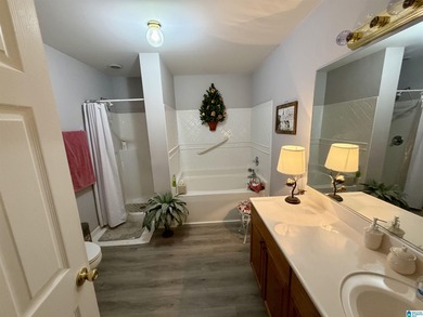 Wonderful spacious 1 level home with 4 bedrooms and 2 full baths on Lakeview Country Club in Alabama - for sale on GolfHomes.com, golf home, golf lot