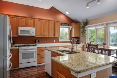 Golf course living at its finest at Creekside Golf Estates. This on  in Oregon - for sale on GolfHomes.com, golf home, golf lot