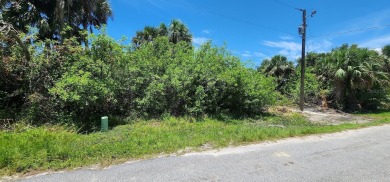 Nestled on cul-de-sac in Rotonda Heights, Florida, this vacant on Rotonda Golf and Country Club The Palms Course in Florida - for sale on GolfHomes.com, golf home, golf lot