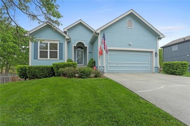 Welcome home to lake life in Harborview! This gorgeous reverse 1 on Paradise Pointe Golf Complex in Missouri - for sale on GolfHomes.com, golf home, golf lot