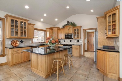 MLS# 284473 Custom built Parade Home that backs up to Horn on Horn Rapids Golf Club in Washington - for sale on GolfHomes.com, golf home, golf lot