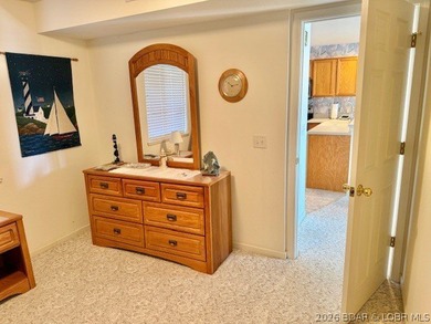 Sharp 2-bedroom, 2-bath condo with Lakeview & lake access on Lake Valley Country Club in Missouri - for sale on GolfHomes.com, golf home, golf lot