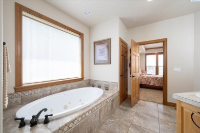 MLS# 284473 Custom built Parade Home that backs up to Horn on Horn Rapids Golf Club in Washington - for sale on GolfHomes.com, golf home, golf lot